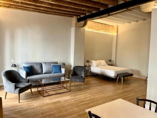 Ti1 Estiloso Loft 120M De La Catedral Tomas De Ibarra Street Sevilla Buitenkant foto